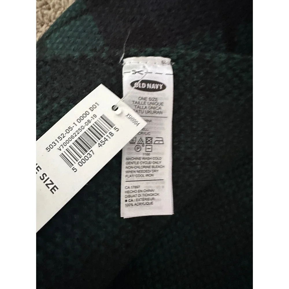 New Old Navy Plaid Hat and Scarf Set Green Blue One Size NWT winter - Picture 2 of 7